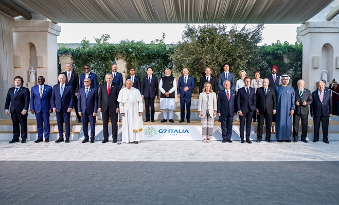 Modi At G7- Stands At The Center